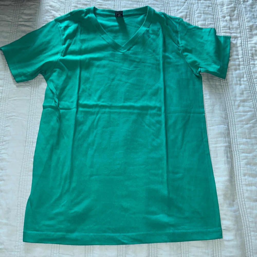 Green V neck cotton tee